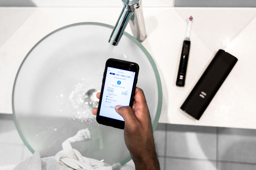 Oral-B Genius 9000 Black Elektrische Zahnbürste und Oral B App