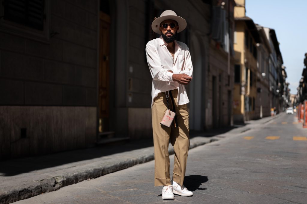 Der Street Style Look von New Kiss on the Blog: Marni Hemd und Hose, Lotto X Damir Doma Schuhe, Art Comes First Hut und Daily Paper Clutch