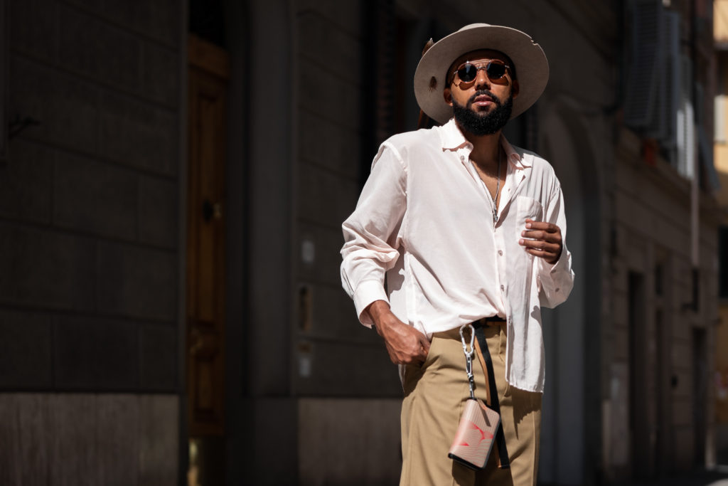 Der Street Style Look von New Kiss on the Blog: Marni Hemd, Art Comes First Hut und Daily Paper Clutch