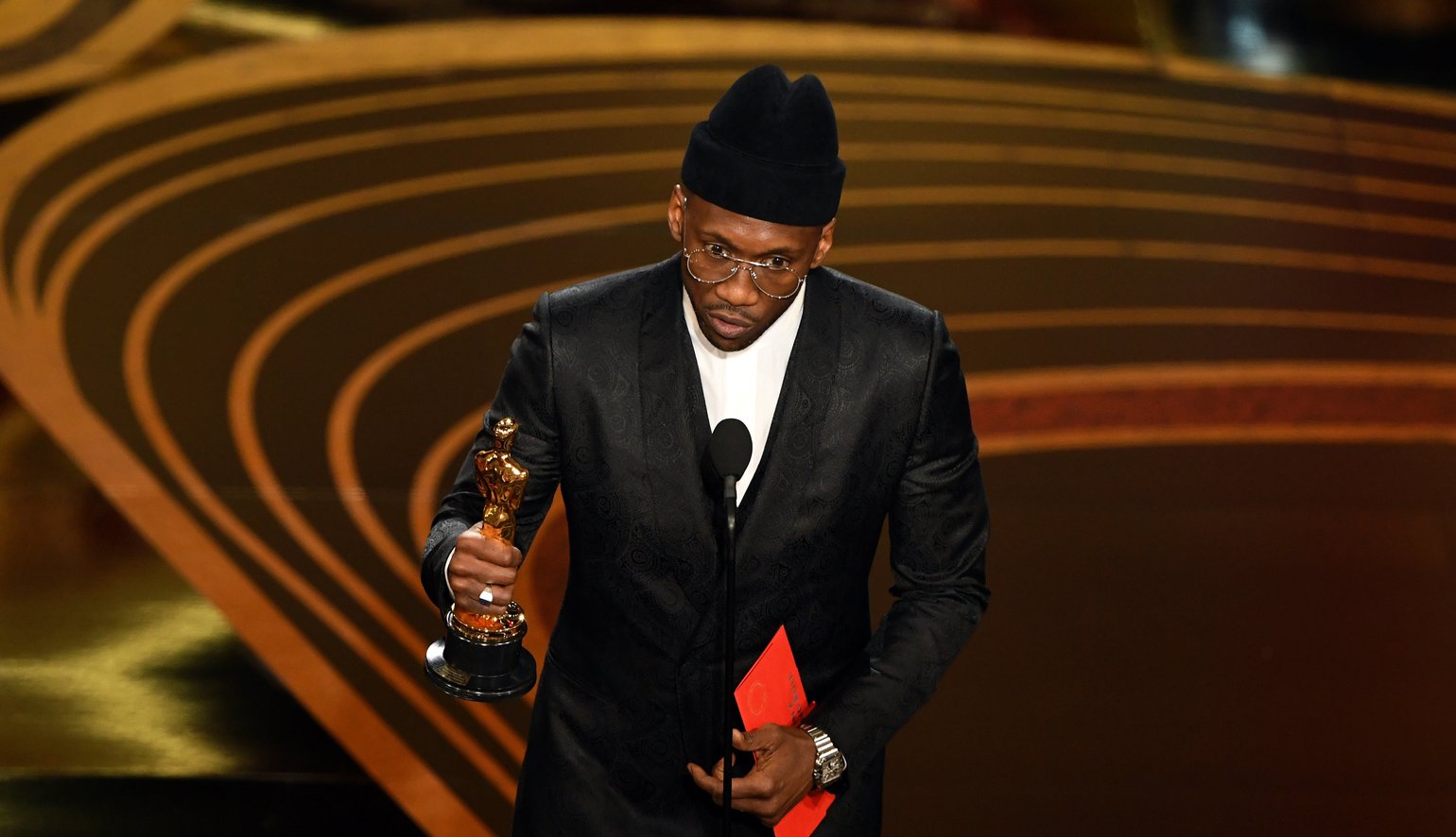 Mahershala Ali’s Oscar Hat from Gigi Burris